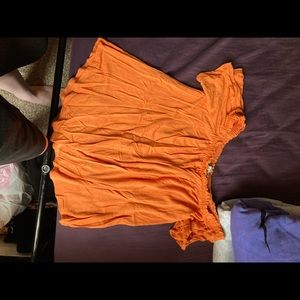 Off the shoulders tshirt